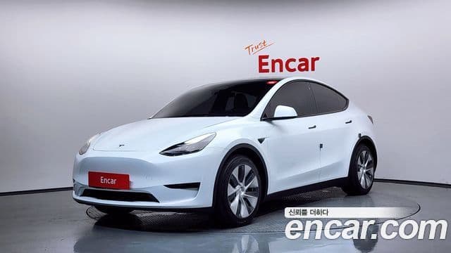 Tesla Model Y 1
