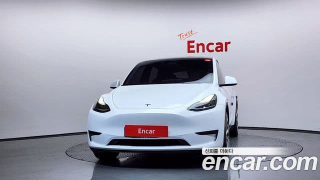 Tesla Model Y 3