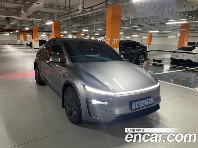 Tesla Model Y 1