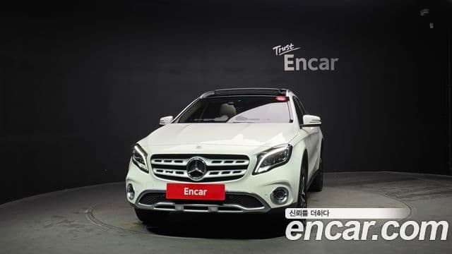 Mercedes-Benz GLA-Class X156 3