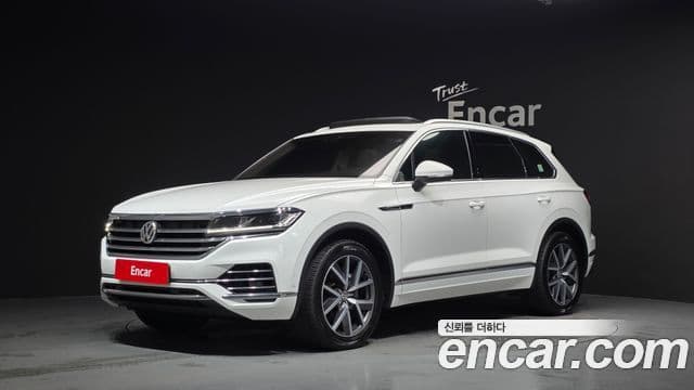 Volkswagen Touareg 3rd Gen 1