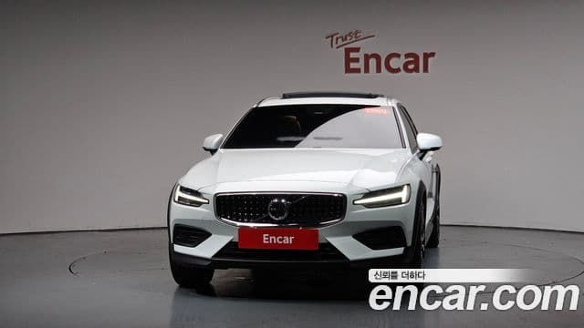 Volvo V60 Cross Country 2nd Gen 3
