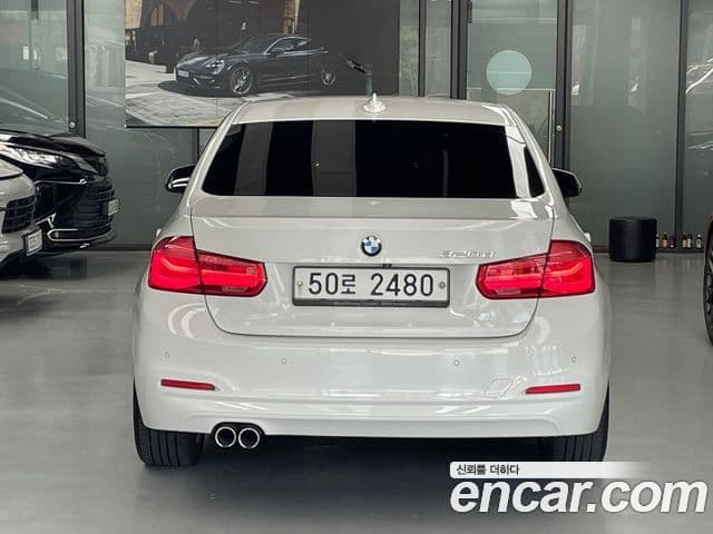 BMW 3 Series (F30) 4