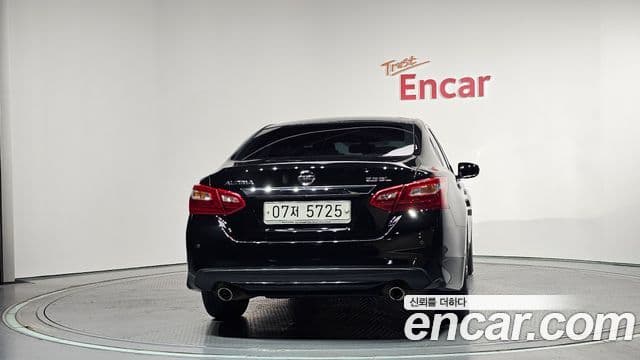 Nissan Altima 4