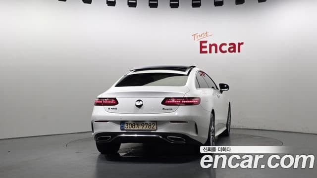 Mercedes-Benz E-Class W213 4