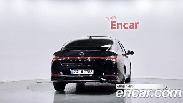 Hyundai Avante (CN7) 4