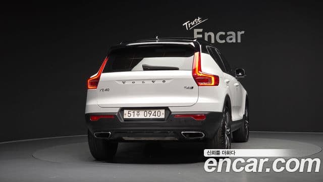 Volvo XC40 4