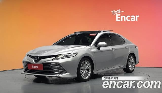 Toyota Camry (XV70) 1