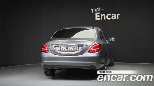 Mercedes-Benz C-Class W205 4
