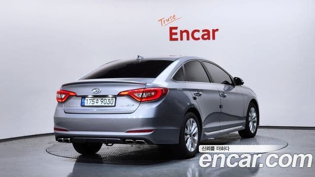 Hyundai LF Sonata 2