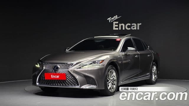 Lexus LS500h 5th Gen 1