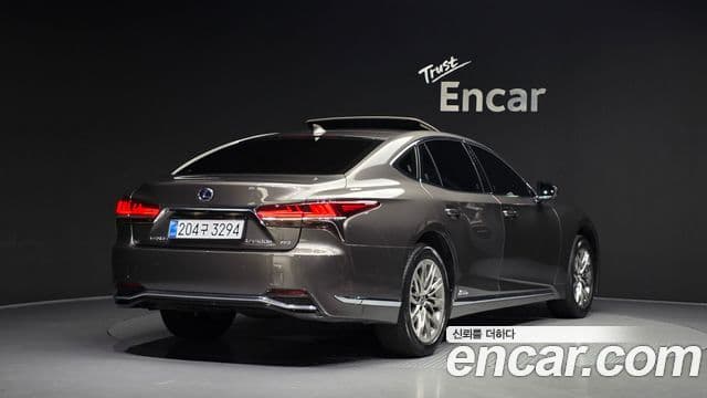 Lexus LS500h 5th Gen 2