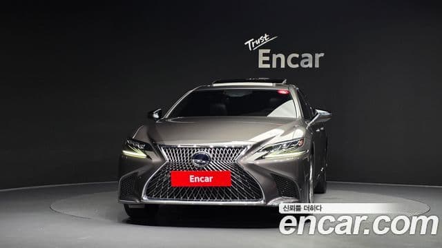 Lexus LS500h 5th Gen 3