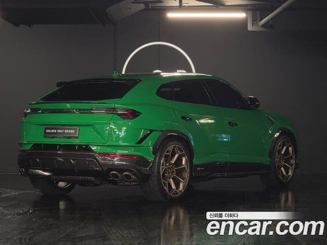 Lamborghini Urus 3