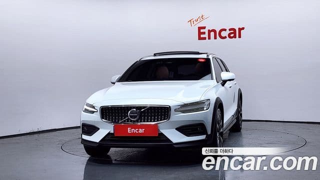 Volvo V60 Cross Country 2nd Gen 3