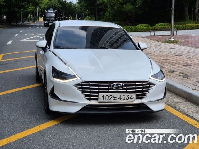Hyundai Sonata Hybrid (DN8)