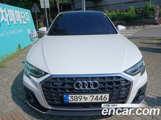Audi A8 (D5)