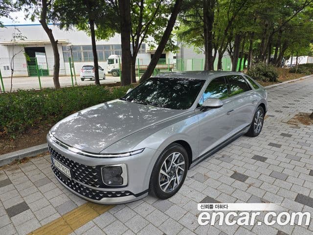 Hyundai Grandeur (GN7)