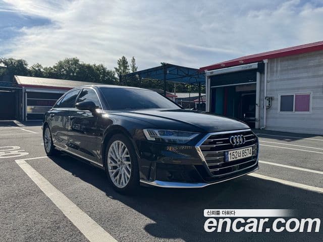 Audi A8 (D5)