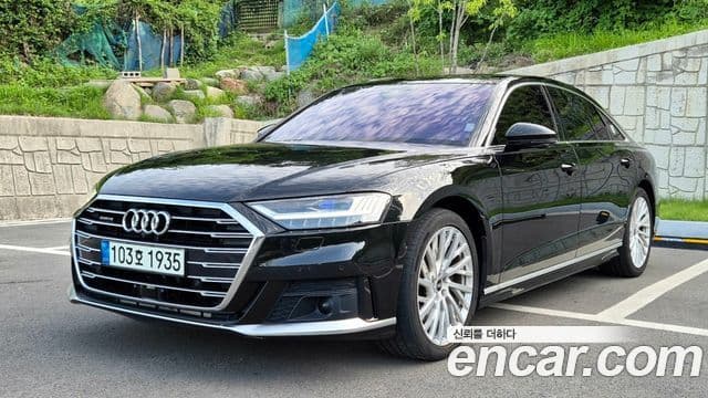Audi A8 (D5)