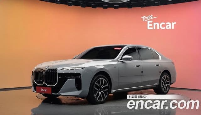 BMW 7 Series (G70)