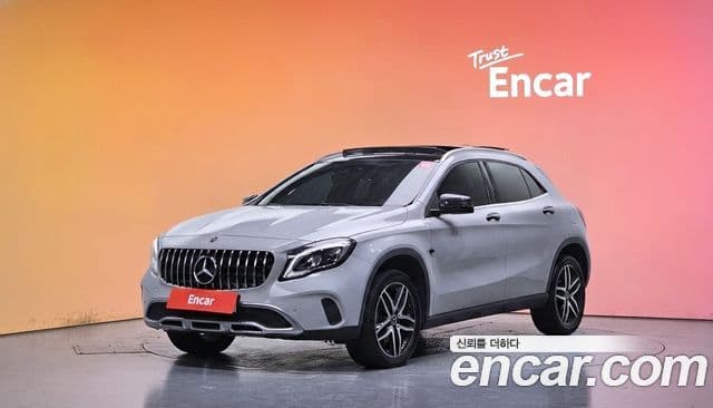 Mercedes-Benz GLA-Class X156