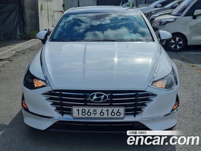 Hyundai Sonata (DN8)