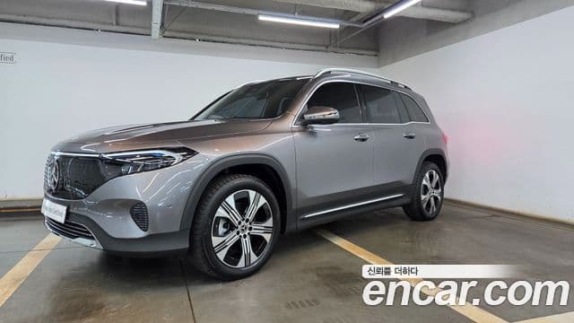 Mercedes-Benz EQB X243