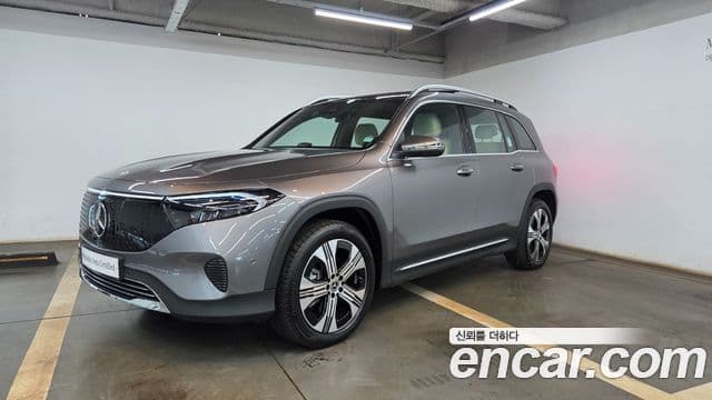 Mercedes-Benz EQB X243