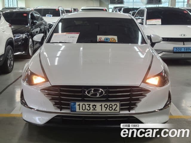 Hyundai Sonata (DN8)