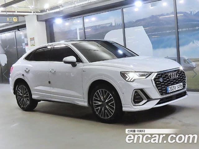 Audi Q3 (F3)