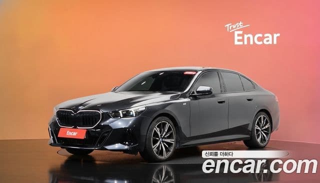 BMW 5 Series (G60)