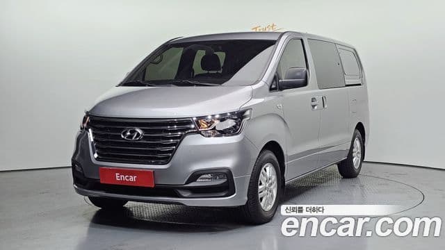 Hyundai The New Grand Starex