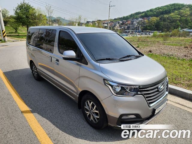 Hyundai The New Grand Starex