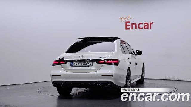 Mercedes-Benz E-Class W213 4