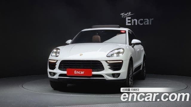 Porsche Macan 3