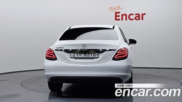 Mercedes-Benz C-Class W205 4