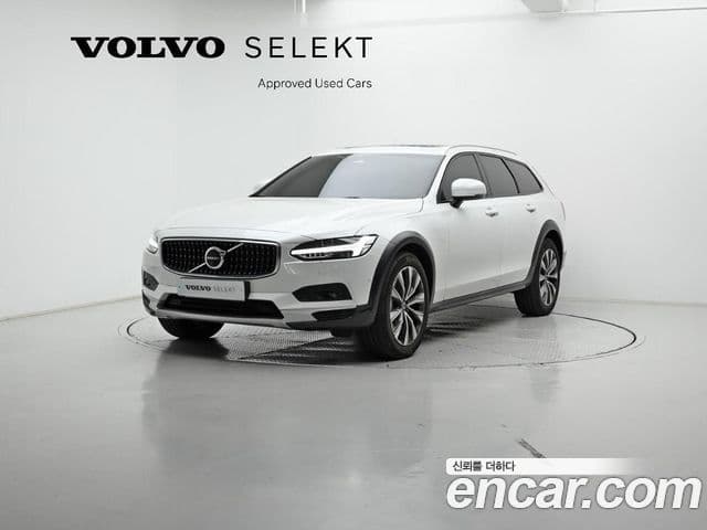 Volvo V90 Cross Country 1