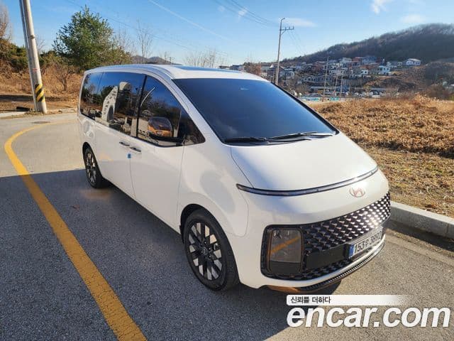 Hyundai Staria