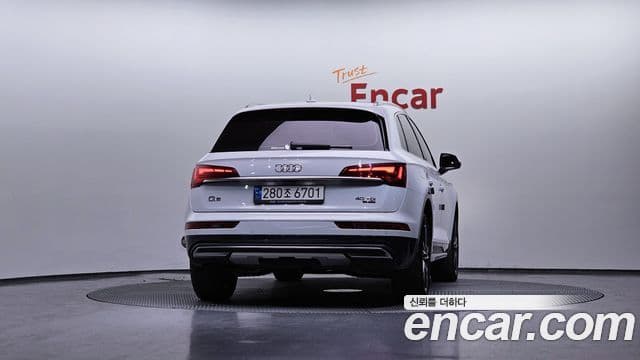 Audi Q5 (FY) 4