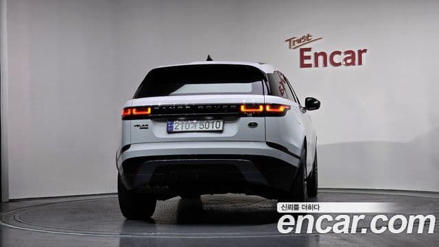 Land Rover Range Rover Velar 4