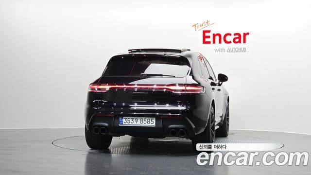 Porsche Macan 4