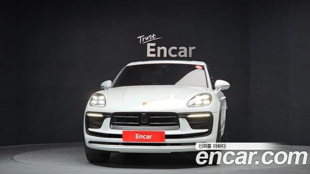 Porsche Macan 3
