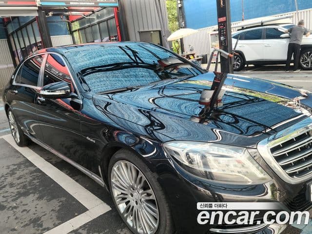 Mercedes-Benz S-Class W222
