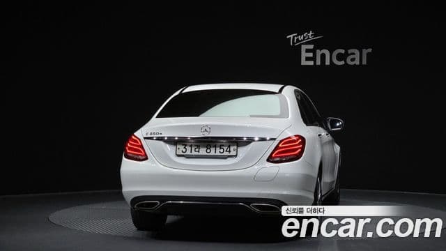 Mercedes-Benz C-Class W205 4