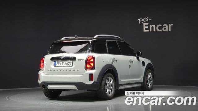 MINI Cooper Countryman 2