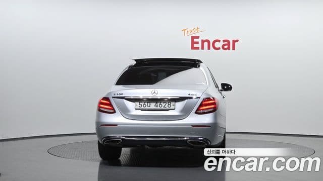 Mercedes-Benz E-Class W213 4