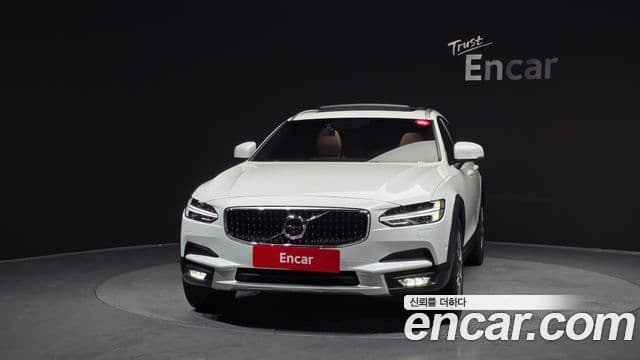 Volvo V90 Cross Country 3