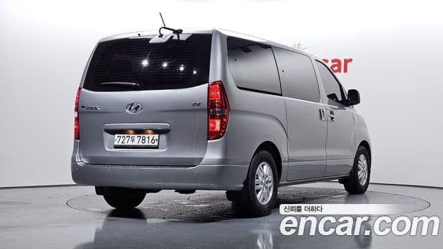 Hyundai The New Grand Starex 2