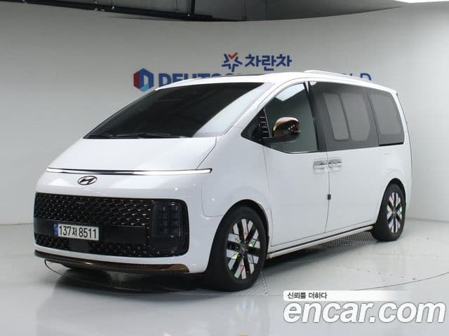 Hyundai Staria